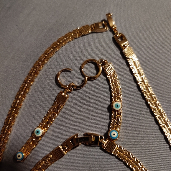 Gold plated evil eye set. - Picture 2 of 3